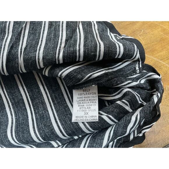 Savanna Jane Tunic Top Women Size 3X Black White Striped Blouse NWT - Picture 7 of 10